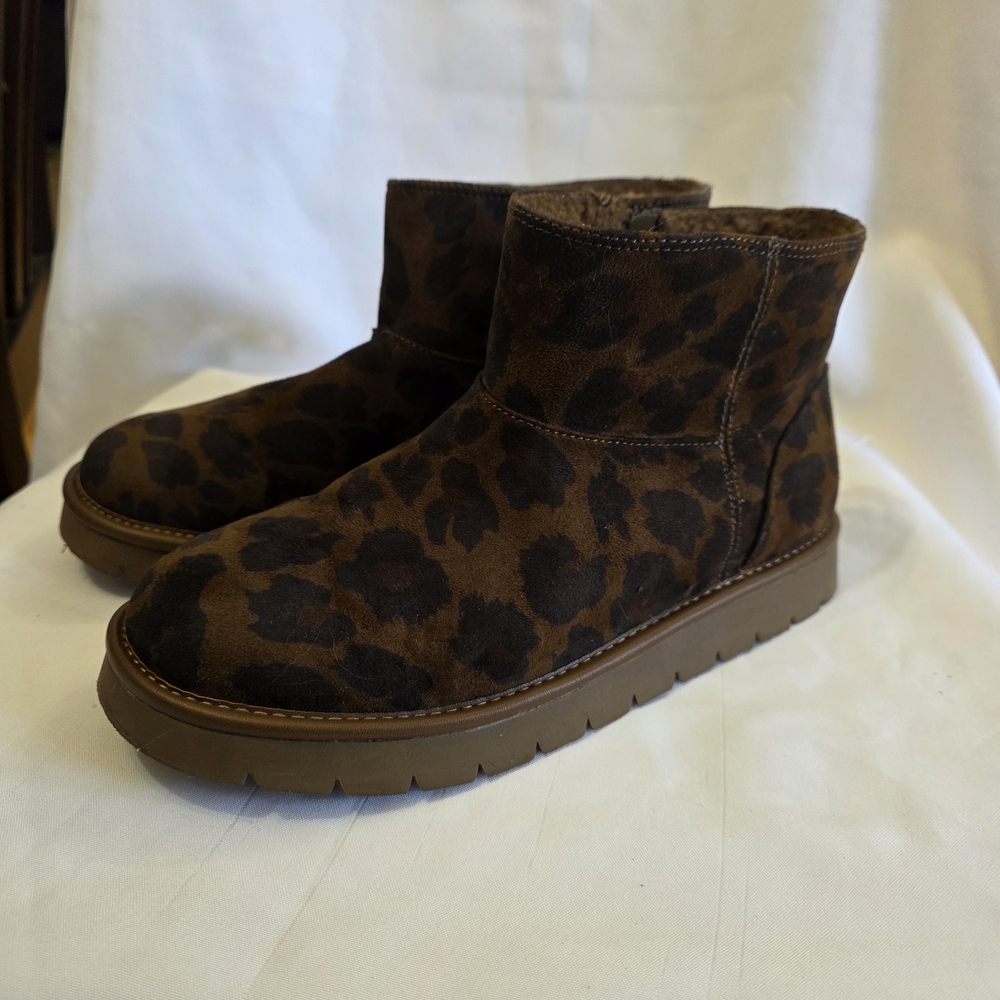 Universal Thread Brown Leopard Print Suede Ankle Boots